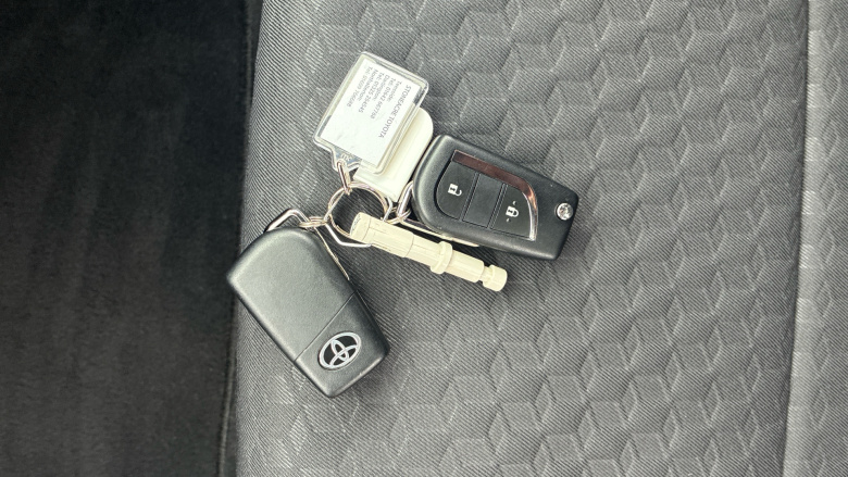 Toyota Yaris 1.5 Hybrid Design 5dr CVT Hybrid Hatchback